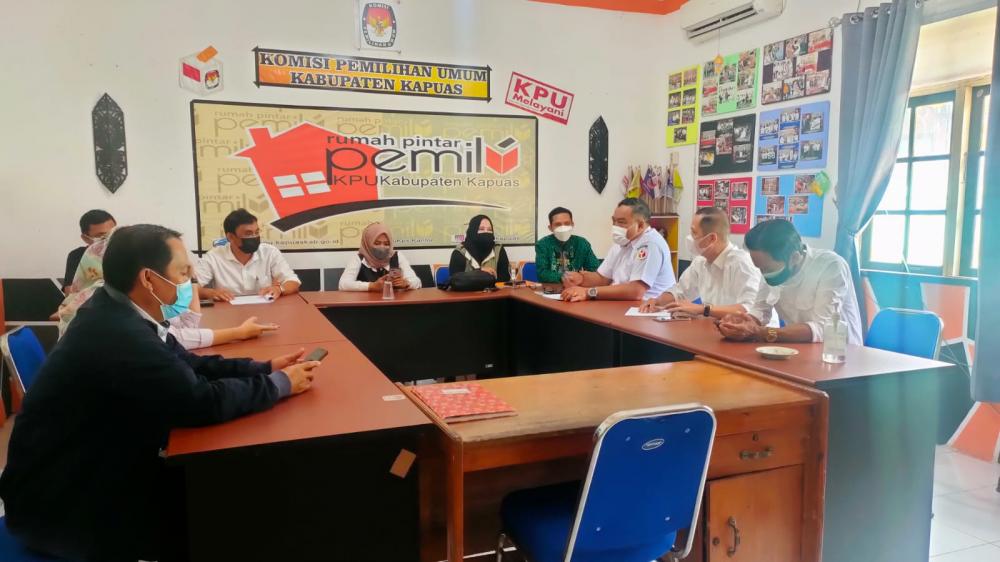 Koordinasi Data Pemilih Berkelanjutan Bulan November di KPU Kabupaten Kapuas