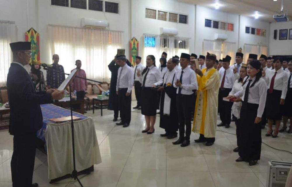 Pelantikan 51 Orang Pengawas Pemilihan Kecamatan, Salam Awas!