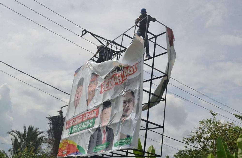 Penertiban Non APK (Alat Peraga Kampanye) Bawaslu Kabupaten Kapuas Kerahkan Jajaran Pengawasnya