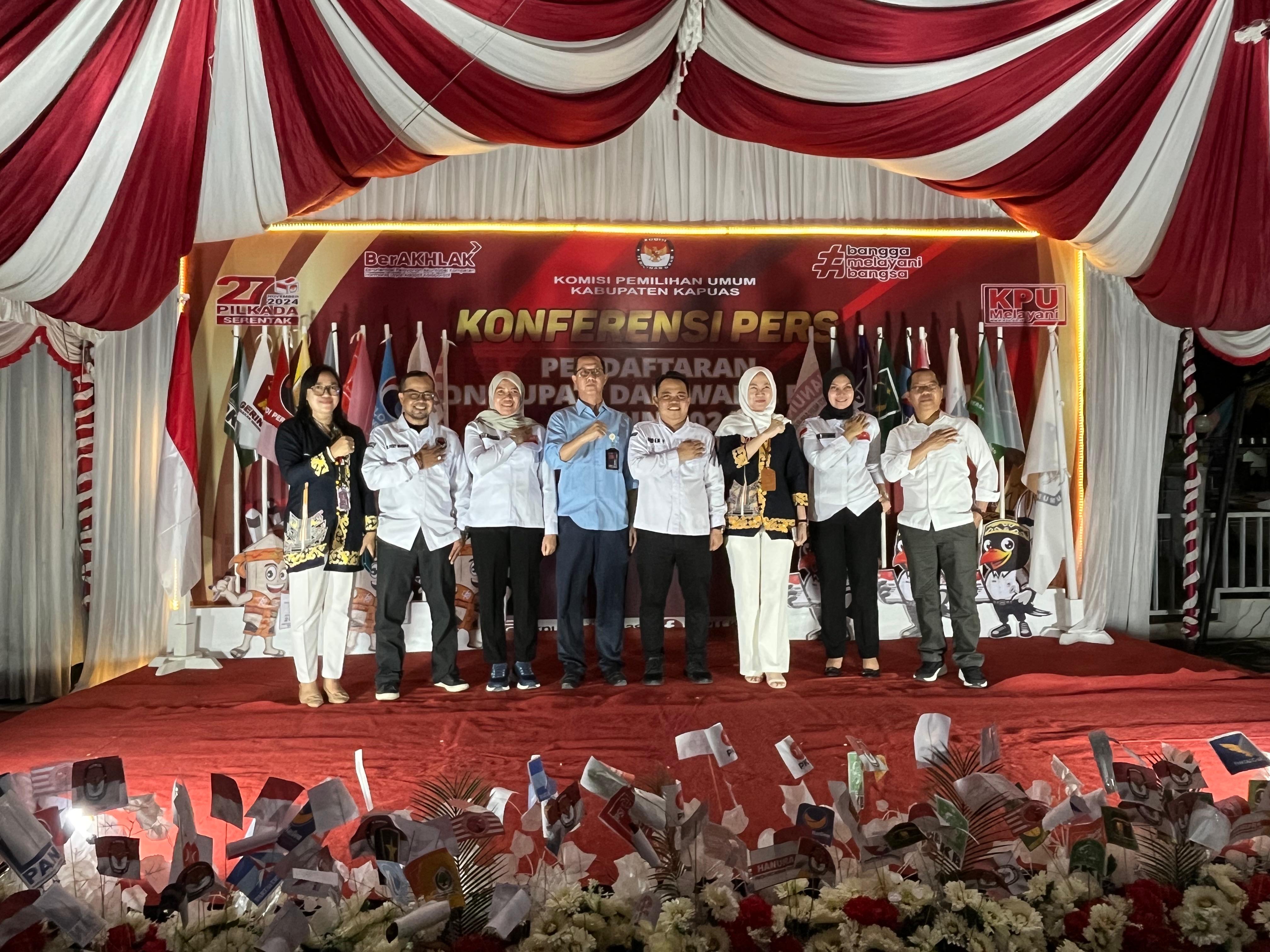 Bawaslu Kapuas Melakukan Pengawasan Hari Terakhir Pendaftaran Pencalonan Bupati dan Wakil Bupati Kabupaten Kapuas Tahun 2024