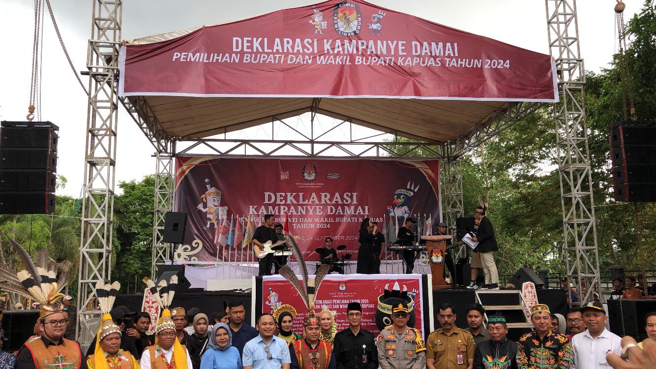 Foto Bersama Setelah Penendatanganan Ikrar Deklarasi Kampanye Damai