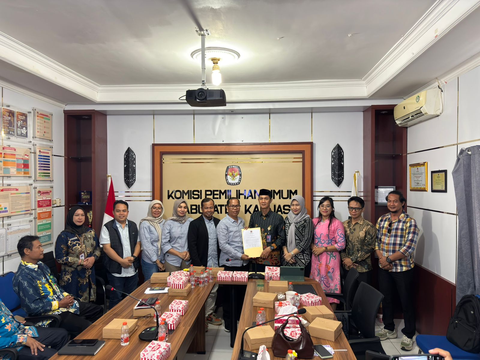 Foto Bersama KPU Kapuas