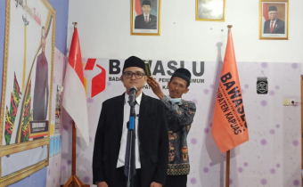 Pelantikan PAW Anggota Bawaslu Kabupaten Kapuas Akhir Periode 2018 - 2023