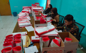 Kerahkan Staf Pelaksana Teknis, Bawaslu Kapuas Menverifikasi Berkas Pendaftaran Panwaslu Kecamatan