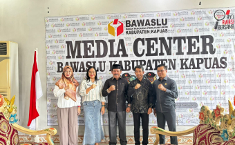 Bawaslu Kapuas bersama Wakil Ketua dan Anggota DPRD Barito Kuala Kalimantan Selatan