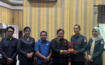 foto Bersama Bawaslu Kapuas dan DPRD Kapuas