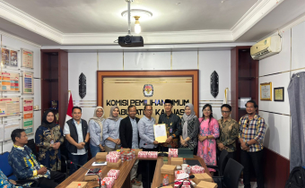 Foto Bersama KPU Kapuas