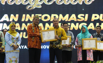 Penganugerahan dari Komisi Informasi