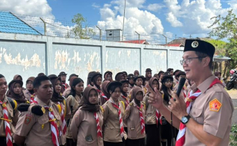 Iswahyudi Wibowo (Ketua Bawaslu Kapuas) memberikan sosialisasi terhadap peserta kegiatan